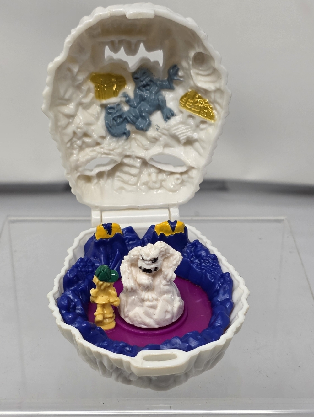 1993 McDonald's Bluebird Mighty Max Snow monster Yeti Toy